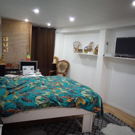 Chambre Chez L'Habitant Saint-Pierre-le-Moutier Bagian luar foto
