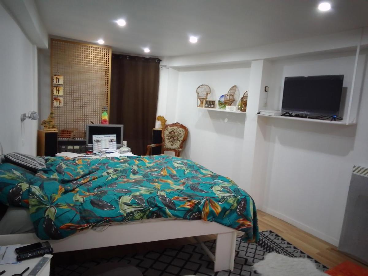 Chambre Chez L'Habitant Saint-Pierre-le-Moutier Bagian luar foto