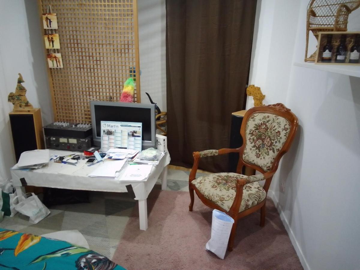 Chambre Chez L'Habitant Saint-Pierre-le-Moutier Bagian luar foto