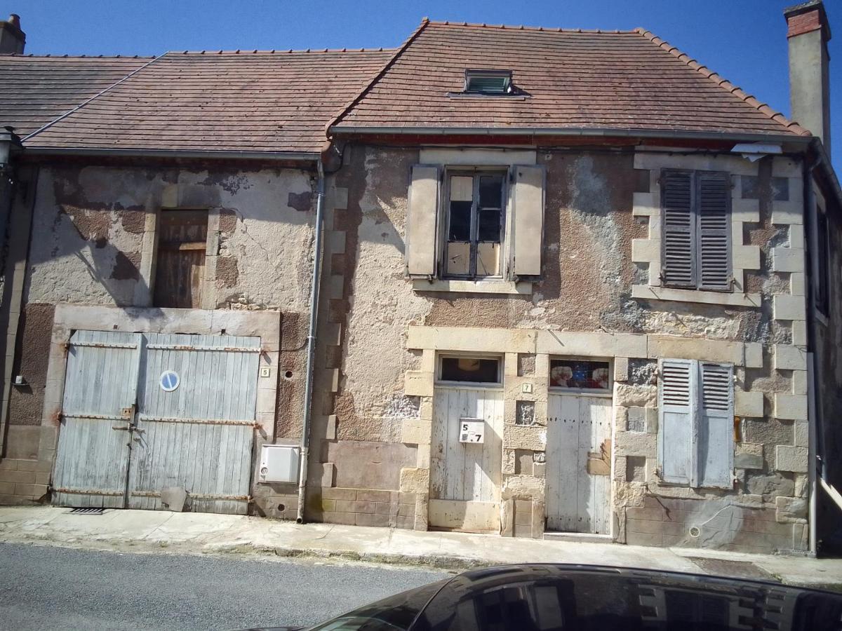 Chambre Chez L'Habitant Saint-Pierre-le-Moutier Bagian luar foto