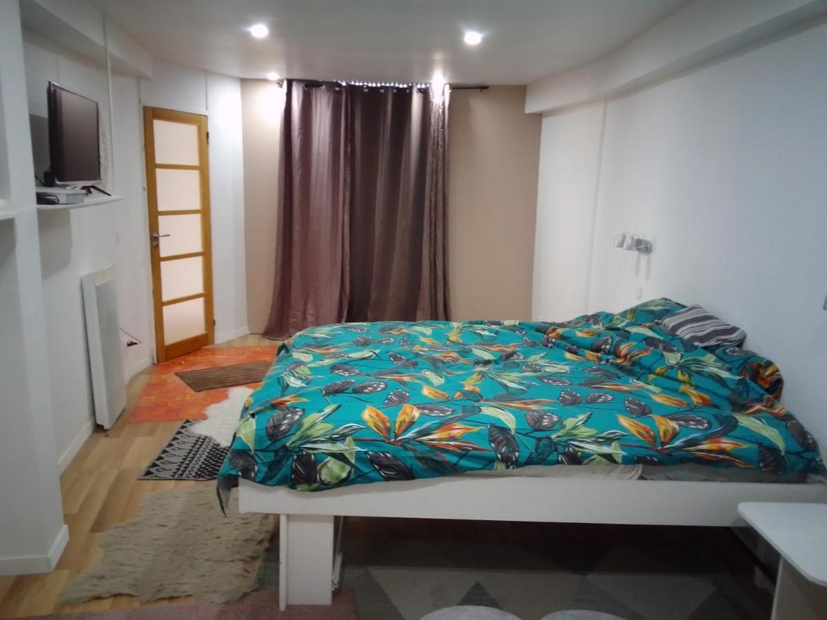 Chambre Chez L'Habitant Saint-Pierre-le-Moutier Bagian luar foto